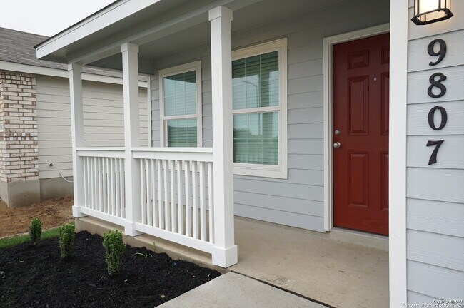 9807 Morgans Mills San Antonio, TX 78254 photo 2