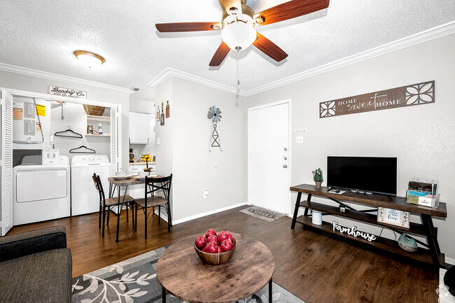 Townhouse Apartments photo 3