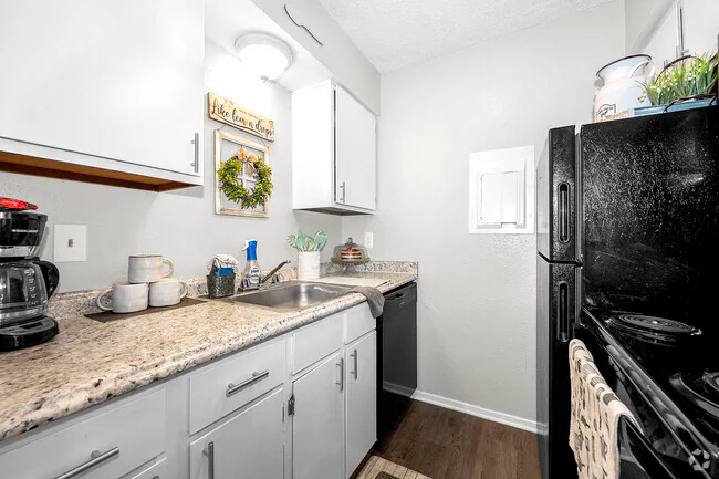 Townhouse Apartments photo 5