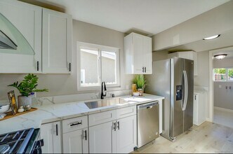 5050 Reynolds St San Diego, CA 92113 photo 3
