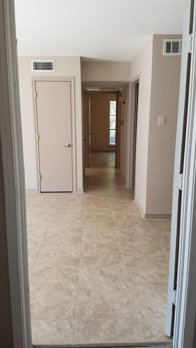4320 Holland Ave Dallas, TX 75219 photo 3