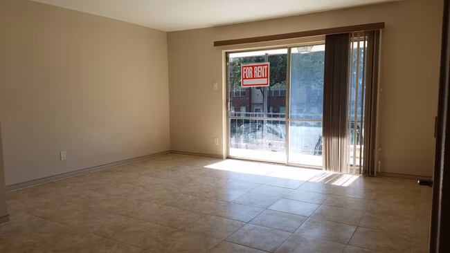 4320 Holland Ave Dallas, TX 75219 photo 4