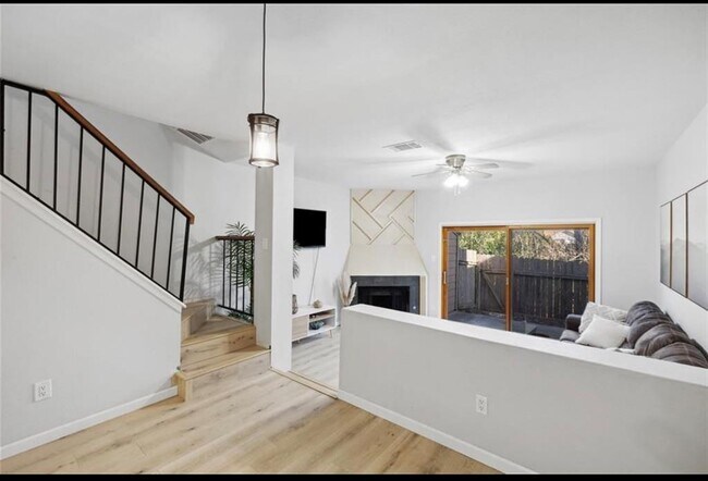 11404 Walnut Ridge Dr Austin, TX 78753 photo 2