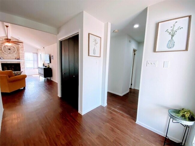 21822 Tallahassee Avenue, Lago Vista, TX 78645 photo 3