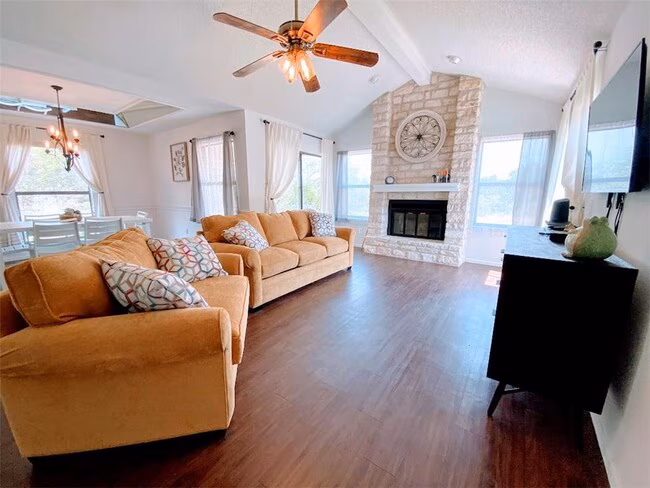 21822 Tallahassee Avenue, Lago Vista, TX 78645 photo 4
