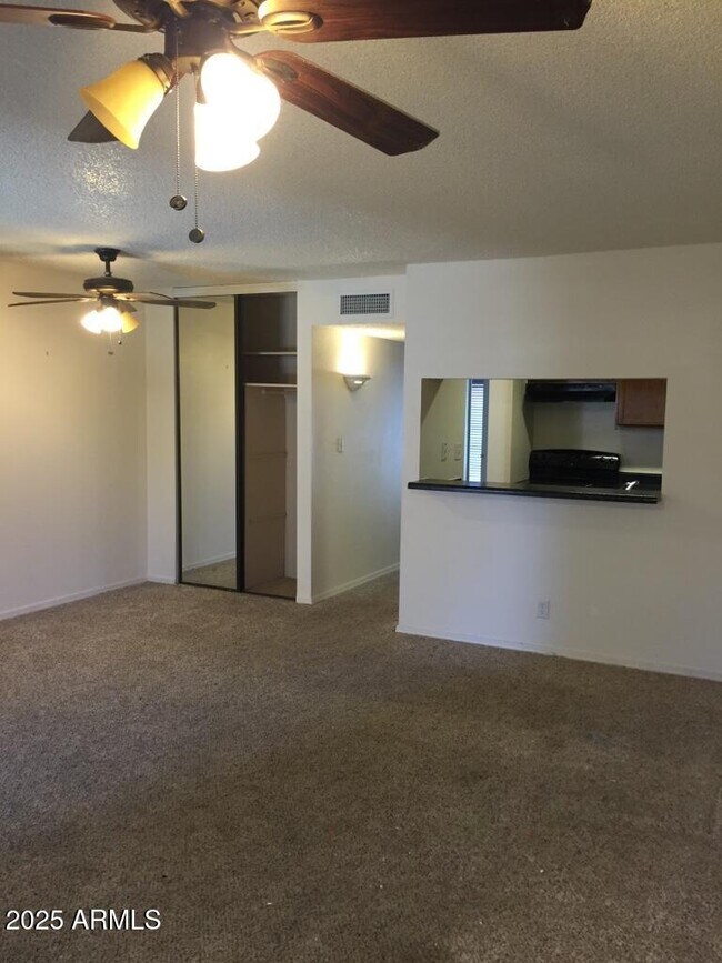14203 N 19th Ave Phoenix, AZ 85023 photo 4
