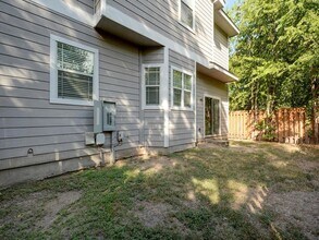 504 Nelray Boulevard, Austin, TX 78751 photo 2