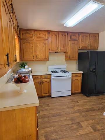 2223 Anderson St Irving, TX 75062 photo 2