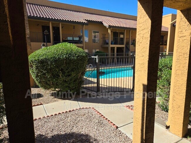 1831 W Mulberry Dr Phoenix, AZ 85015 photo 4