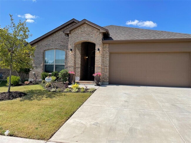 1008 Madelia Avenue, Fort Worth, TX 76177 photo 2