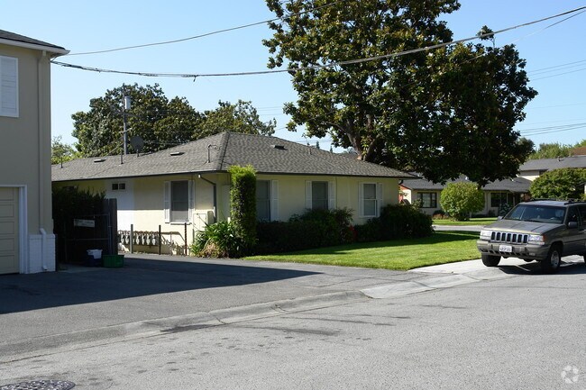 1050-1070 Noel Drive, Menlo Park, CA 94025 photo 4