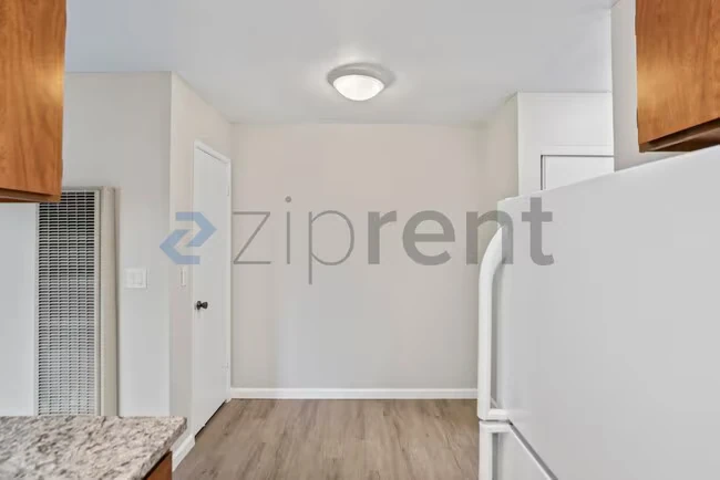 Unit 109 photo 5