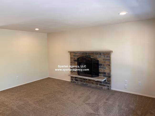 10416 29th St E Edgewood, WA 98372 photo 5