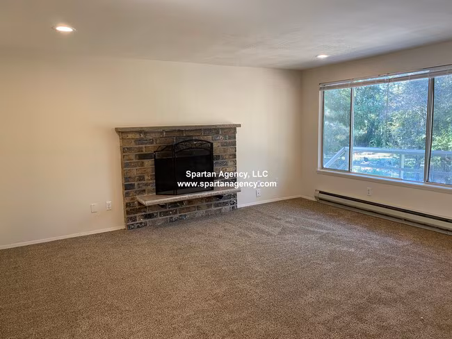 10416 29th St E Edgewood, WA 98372 photo 4