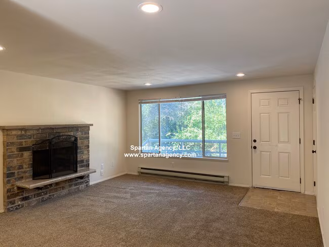 10416 29th St E Edgewood, WA 98372 photo 3