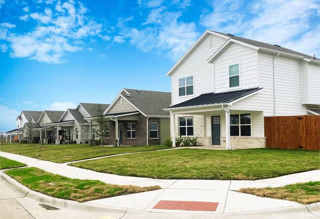 The Residences at Hudson Hollow photo 2