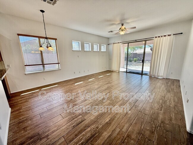 6853 W Remuda Dr Peoria, AZ 85383 photo 4