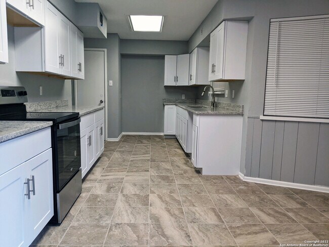 2330 Blossom Dr San Antonio, TX 78217 photo 5