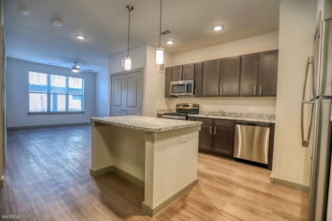 145 Stonehedge Blvd Georgetown, TX 78626 photo 4