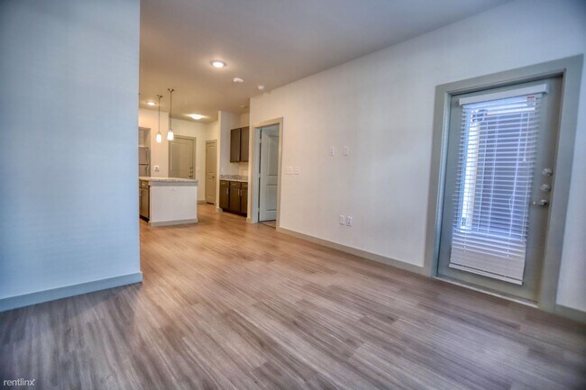 145 Stonehedge Blvd Georgetown, TX 78626 photo 2