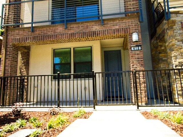 Brand New, Beautiful 4 Bedroom 4 Bath Home photo 2