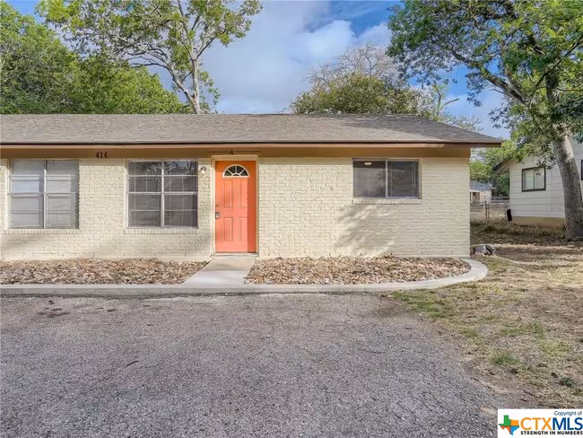 414 Sarah St San Marcos, TX 78666 photo 2
