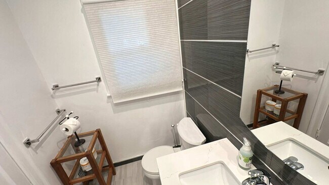 254 29th St Oakland, CA 94611 photo 3
