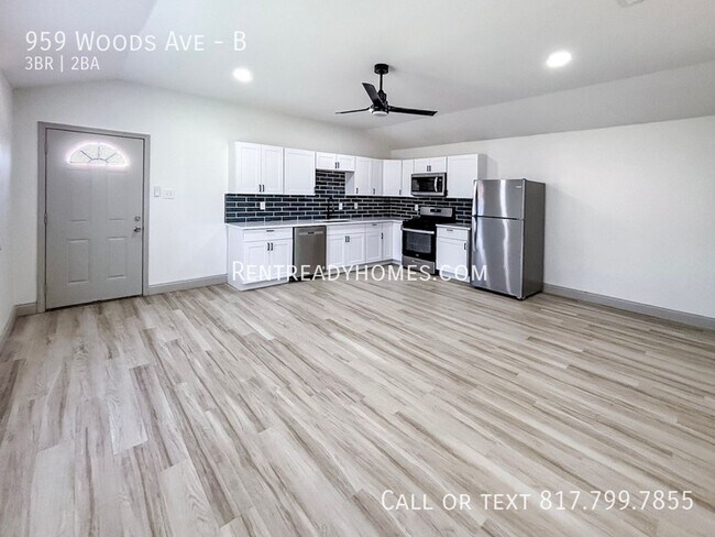 959 Woods Ave Fort Worth, TX 76102 photo 2