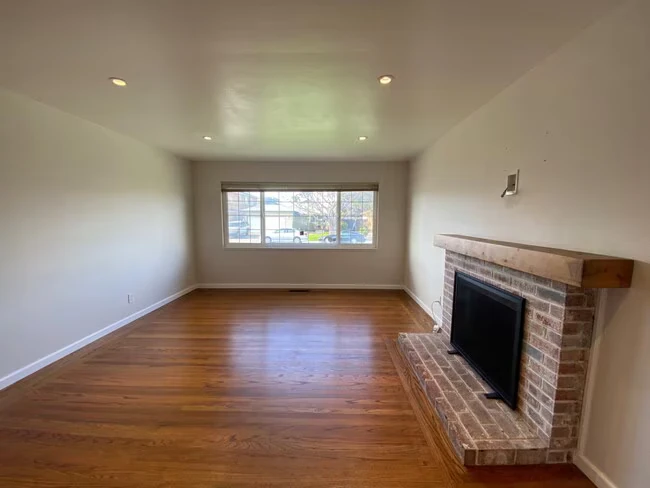 1874 Bandoni Ave San Lorenzo, CA 94580 photo 3