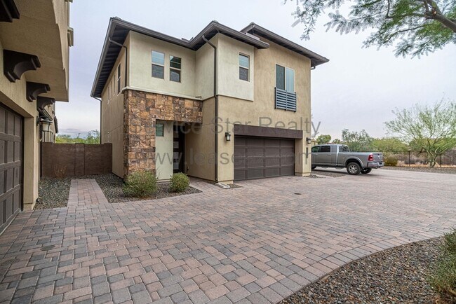 2340 W Whisper Rock Trl photo 2