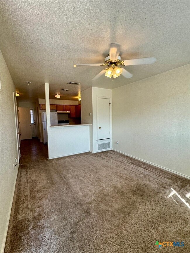 4301 Alan Kent Dr Killeen, TX 76549 photo 2