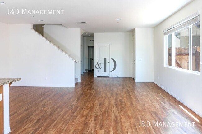 8957 Valencia St Spring Valley, CA 91977 photo 2