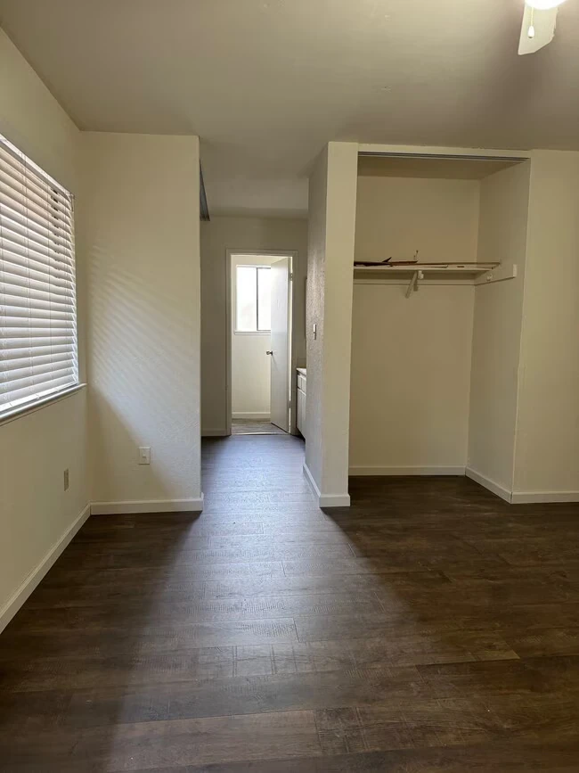 5 Del Prado Cir Fairfield, CA 94533 photo 4