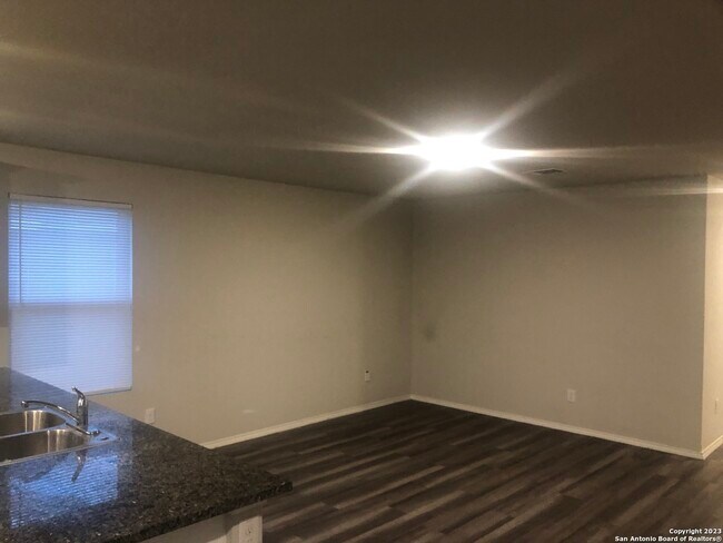 8206 Glasgow Dr San Antonio, TX 78223 photo 4