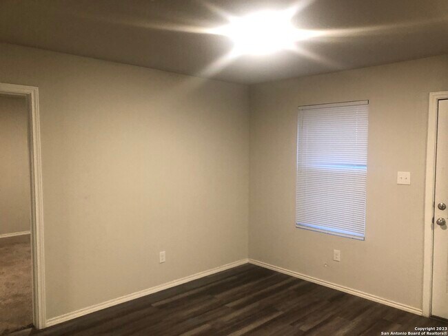 8206 Glasgow Dr San Antonio, TX 78223 photo 5