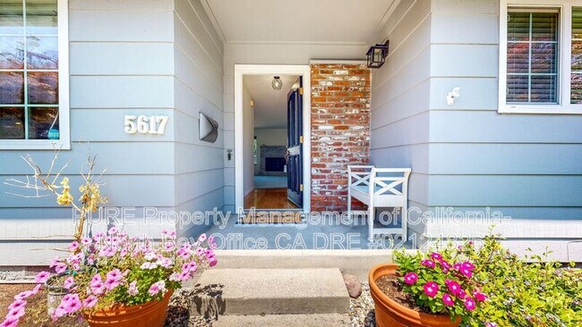 5617 Dupont Dr Santa Rosa, CA 95409 photo 2