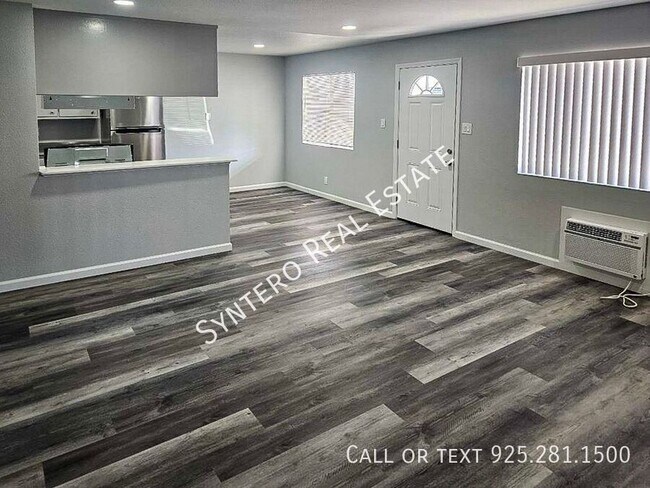 1524 Glazier Dr Concord, CA 94521 photo 4