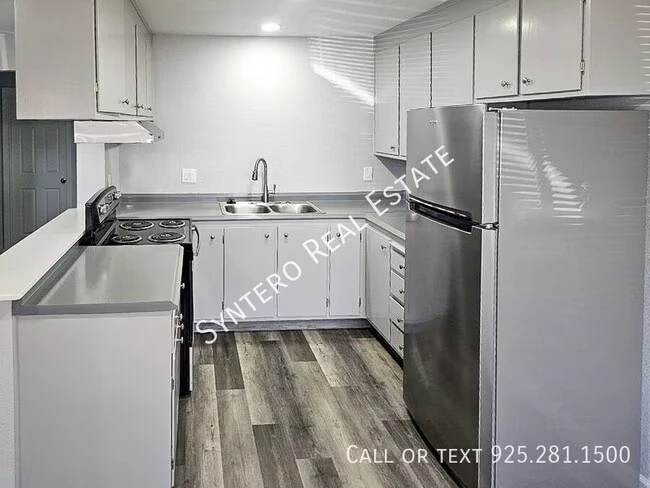 1524 Glazier Dr Concord, CA 94521 photo 3