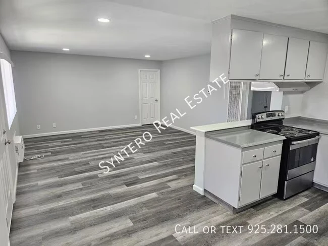 1524 Glazier Dr Concord, CA 94521 photo 2