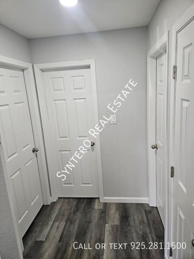 1524 Glazier Dr Concord, CA 94521 photo 5