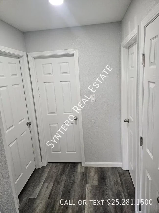 1524 Glazier Dr Concord, CA 94521 photo 5