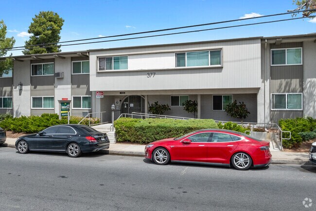 Anniversary Apartments photo 2