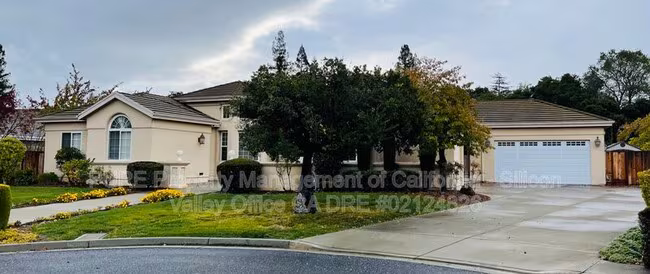 13690 Ronnie Way, Saratoga, CA 95070 photo 2