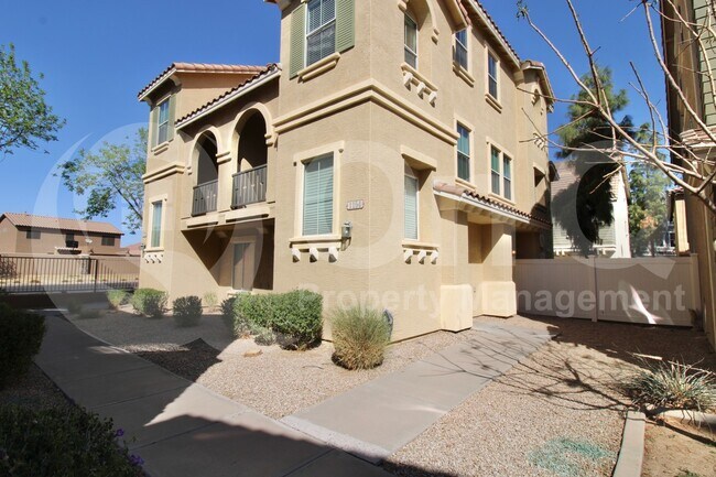 9233 E Neville Ave Mesa, AZ 85209 photo 2