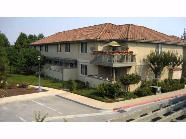 Vineyard Court photo 4