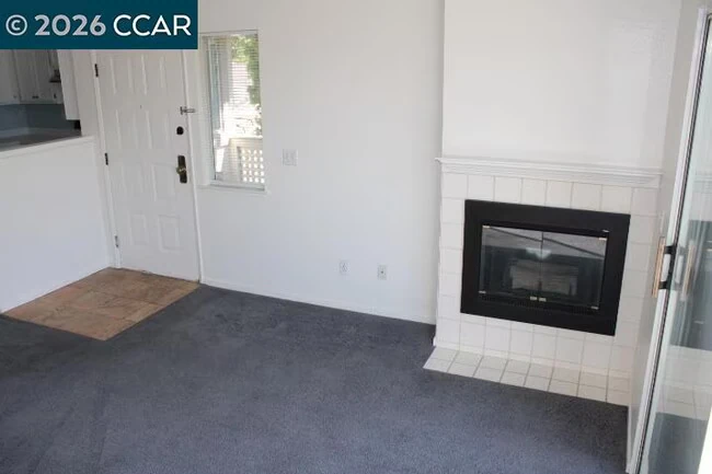 258 Napoli Ct Hercules, CA 94547 photo 2