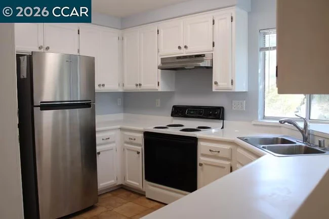 258 Napoli Ct Hercules, CA 94547 photo 5