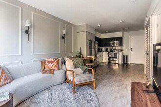 320 Queen Anne Ave N Seattle, WA 98109 photo 5