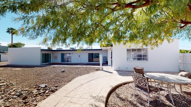 1712-1724 E Ocotillo Rd photo 2