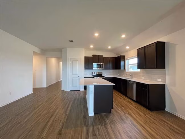112 Wolseley Dr Hutto, TX 78634 photo 3
